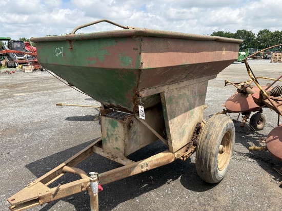John Deere 301 Fertilizer Spreader
