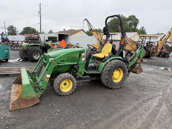 2014 John Deere 2032R 4WD Backhoe