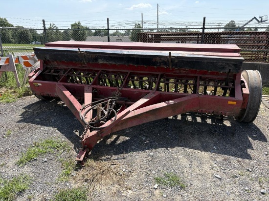 International 5100 Grain Drill