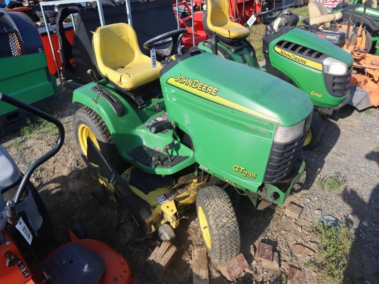 John Deere GT235 Riding Mower