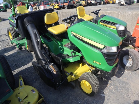John Deere X380 Riding Mower w/ Bagger