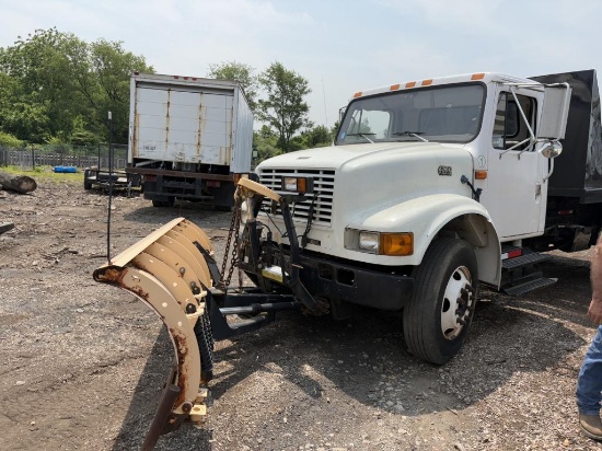 2001 International 4700T 444E Roll Off Truck