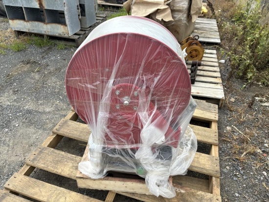 Fuel Boss 1in Hose Reel w/ 110V Pump
