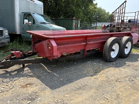New Holland 679 Spreader