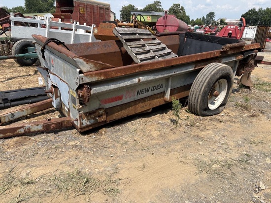 New Idea 3618 Manure Spreader