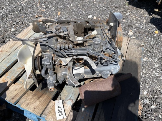 Kubota V1305 4-Cylinder Diesel Engine