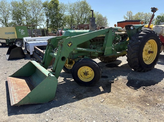 John Deere 2440 2WD Tractor