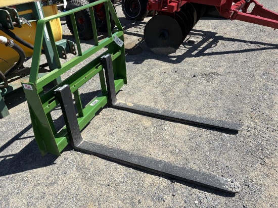 John Deere Kivel Pallet Fork Attachment