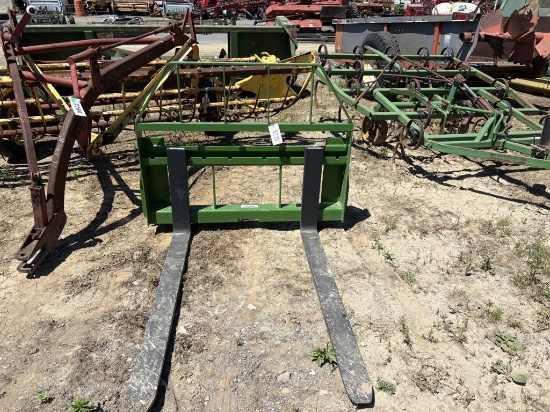 New John Deere Kivel 3500# Pallet Fork Attach