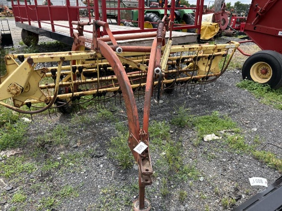 New Holland 256 Rake