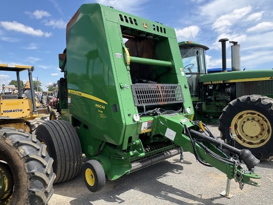 John Deere 460M Baler