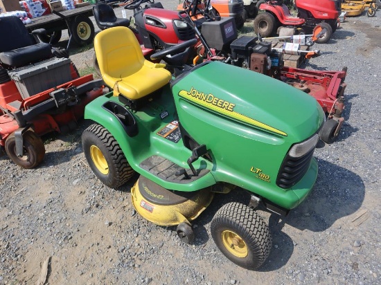 John Deere LT180 Lawn Tractor