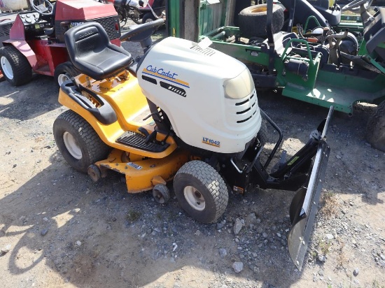 Cub Cadet LT1042 Riding Mower