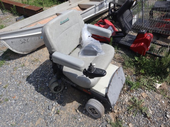 Hover Round Power Wheelchair w/Charger
