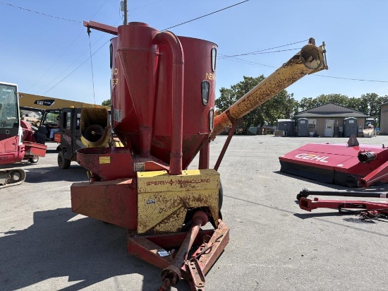 New Holland 353 Grinder Mixer