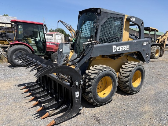 John Deere 328D Skidloader