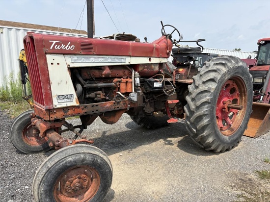 International Farmall 806 Tractor