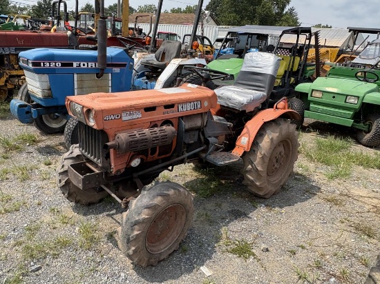 Kubota B7100 Compact Tractor