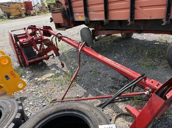 New Holland Bale Thrower