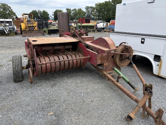 New Holland 66 Baler