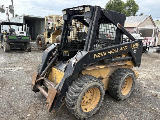 New Holland LX665 Skidsteer