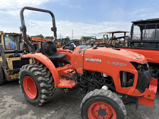 Kubota 3901 Tractor