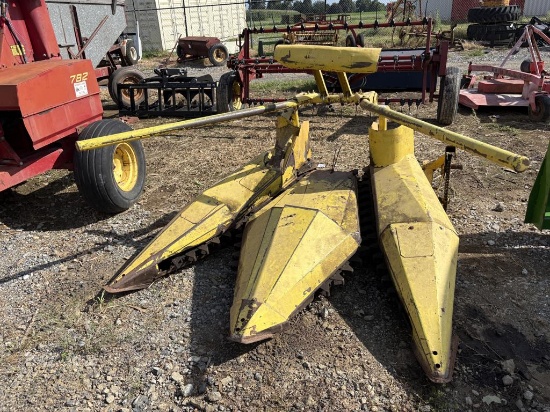 New Holland 824 2-Row Corn Chopper Head