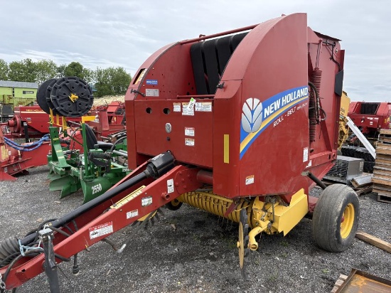 2014 New Holland 450 Roll Belt Utility Baler