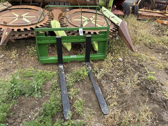 John Deere Kivel Pallet Fork Attachment