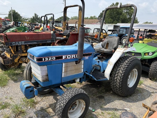 Ford 1320 Tractor