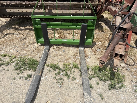 John Deere Kivel 3500LB Pallet Fork Attachment