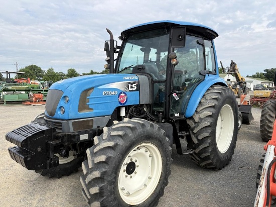 LS P7040 Tractor