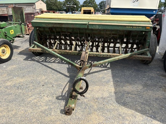 John Deere 8900 Grain Drill