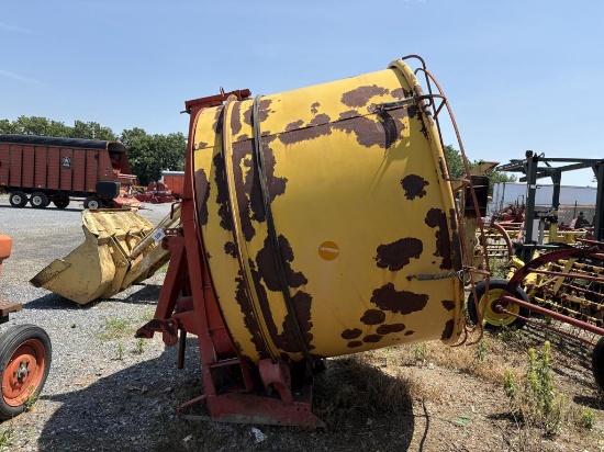 Tomahawk 5050 Round Bale Shredder