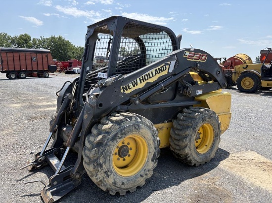 New Holland L230 Skidloader