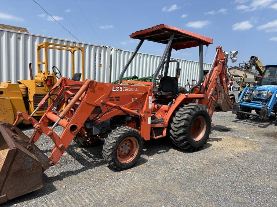 Kubota L35 Tractor Loader Backhoe