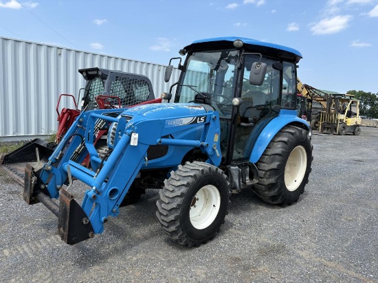 LS XR4040 Tractor