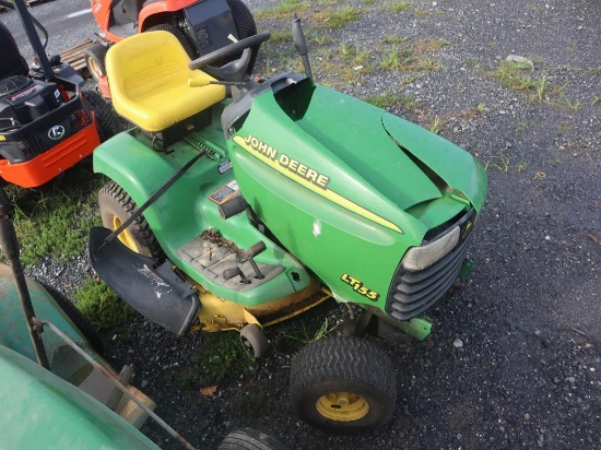 John Deere LT155 Riding Mower
