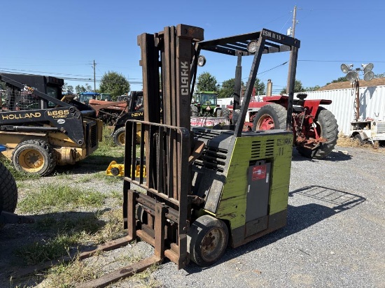 Clark ESM1115 Forklift