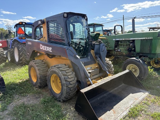 John Deere 328D Skidloader