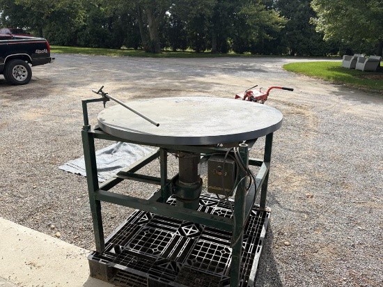 Rotating Accumulator Table