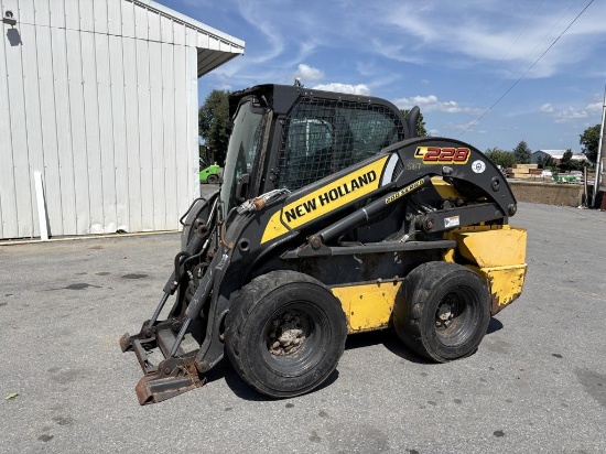 New Holland L228 Skidsteer