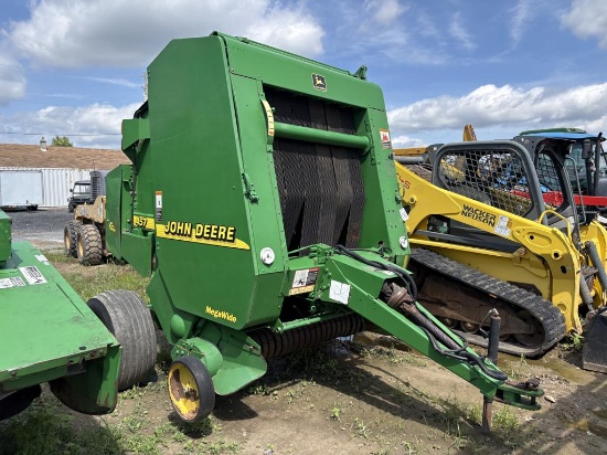 John Deere 457 MegaWide Hay Baler