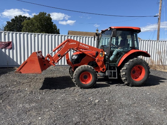 Kubota M4-071 Deluxe Tractor