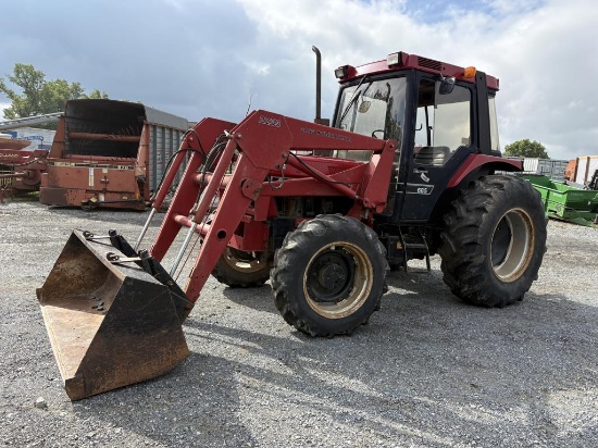 Case IH 685 Tractor w/Loader
