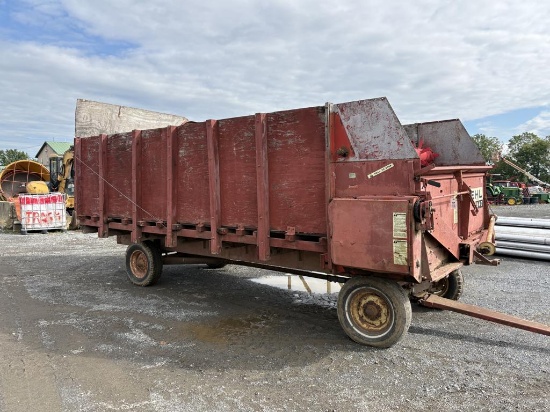 Gale 940 Silage Wagon