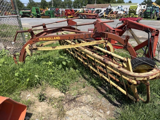 New Holland 256 Rake