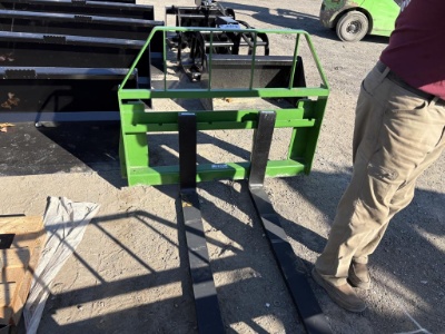 John Deere Kivel 3500LB Pallet Fork Attachment