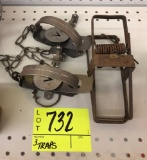 Lot of 3 traps