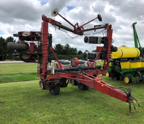 White 5100 planter, 8 rw, 30”